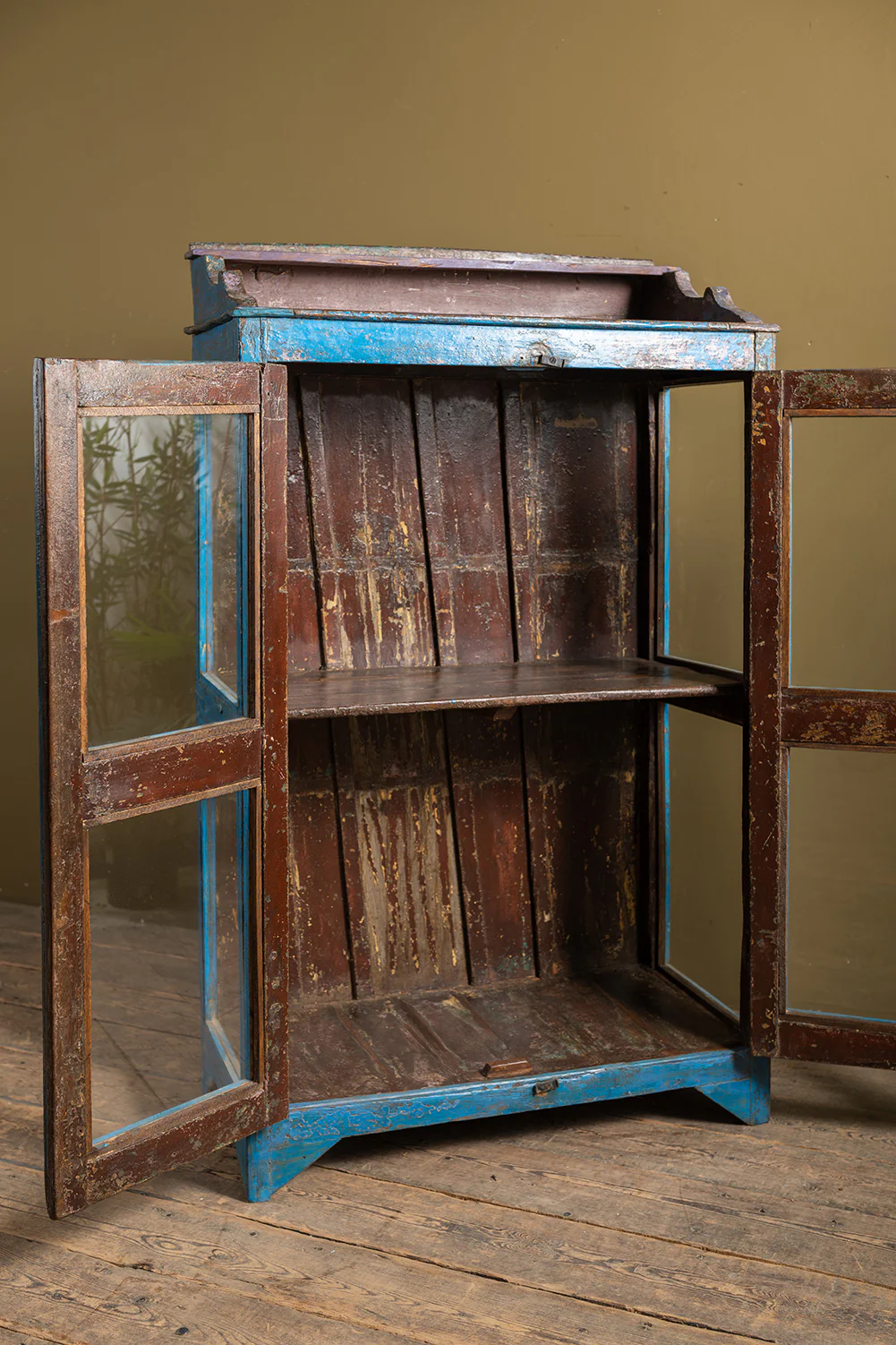 Blue Vintage Display Cabinet <p>W:75cm D:37cm H:121.5cm </p> - Image 6
