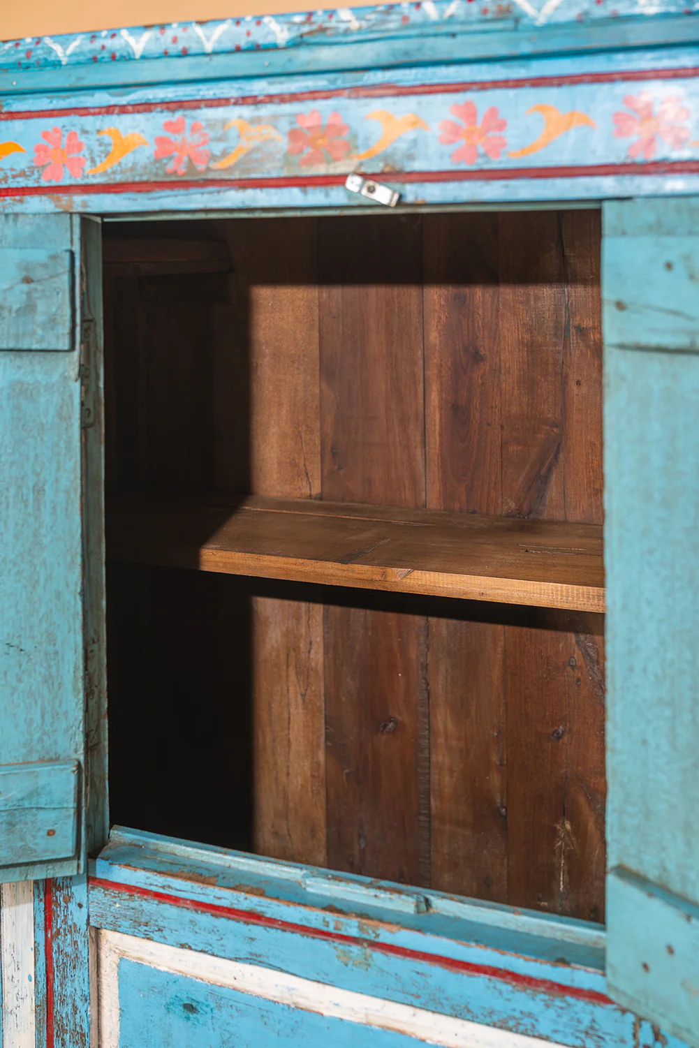 Blue Vintage Painted Cupboard <p>W:122.5cm D:64.5cm H:108.5cm </p> - Image 5