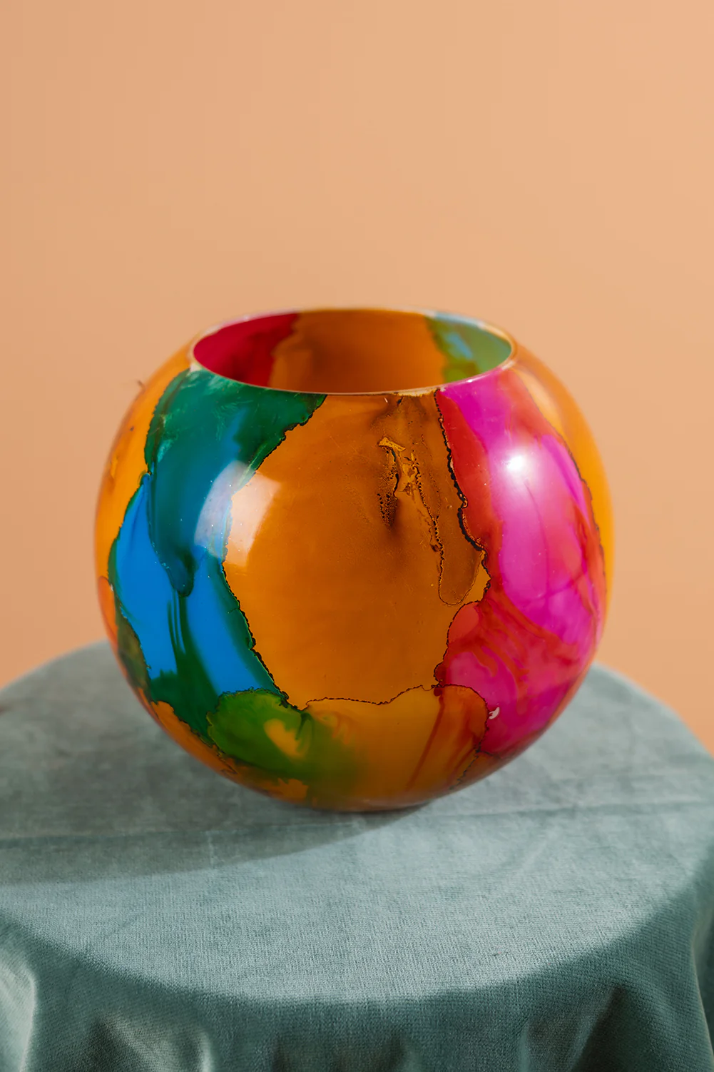 Marble Finish Glass Hurricane Vase - Image 10