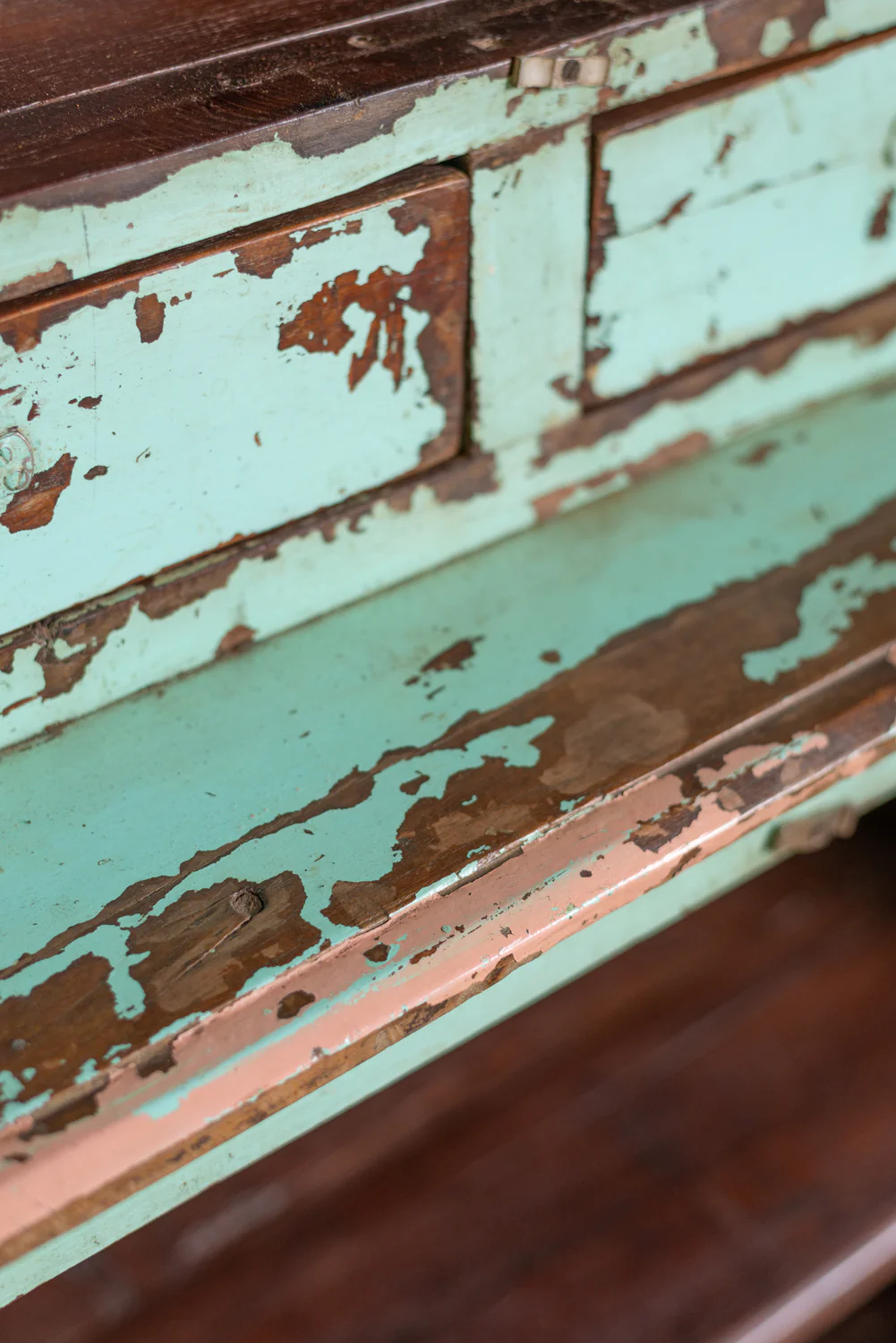 Peppermint Green Vintage Almirah <p>W:131cm D:61cm H:199cm </p> - Image 6