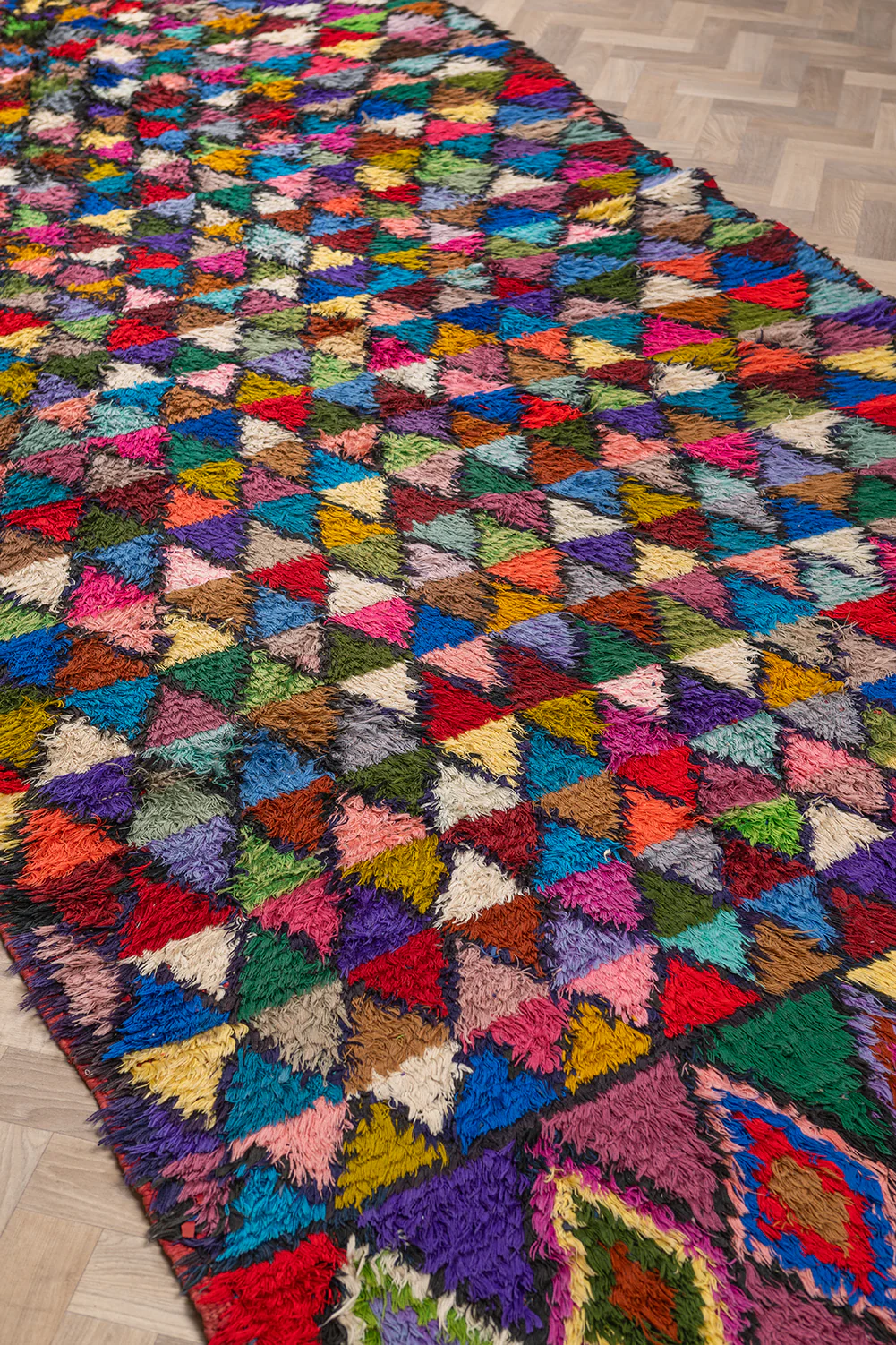 Vintage Moroccan Boucherouite Tufted Triangle Rug 155x380cm - (07) - Image 3