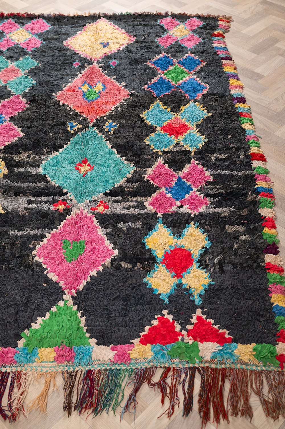 Vintage Moroccan Black Boucherouite Rug 150x240cm- (11) - Image 3