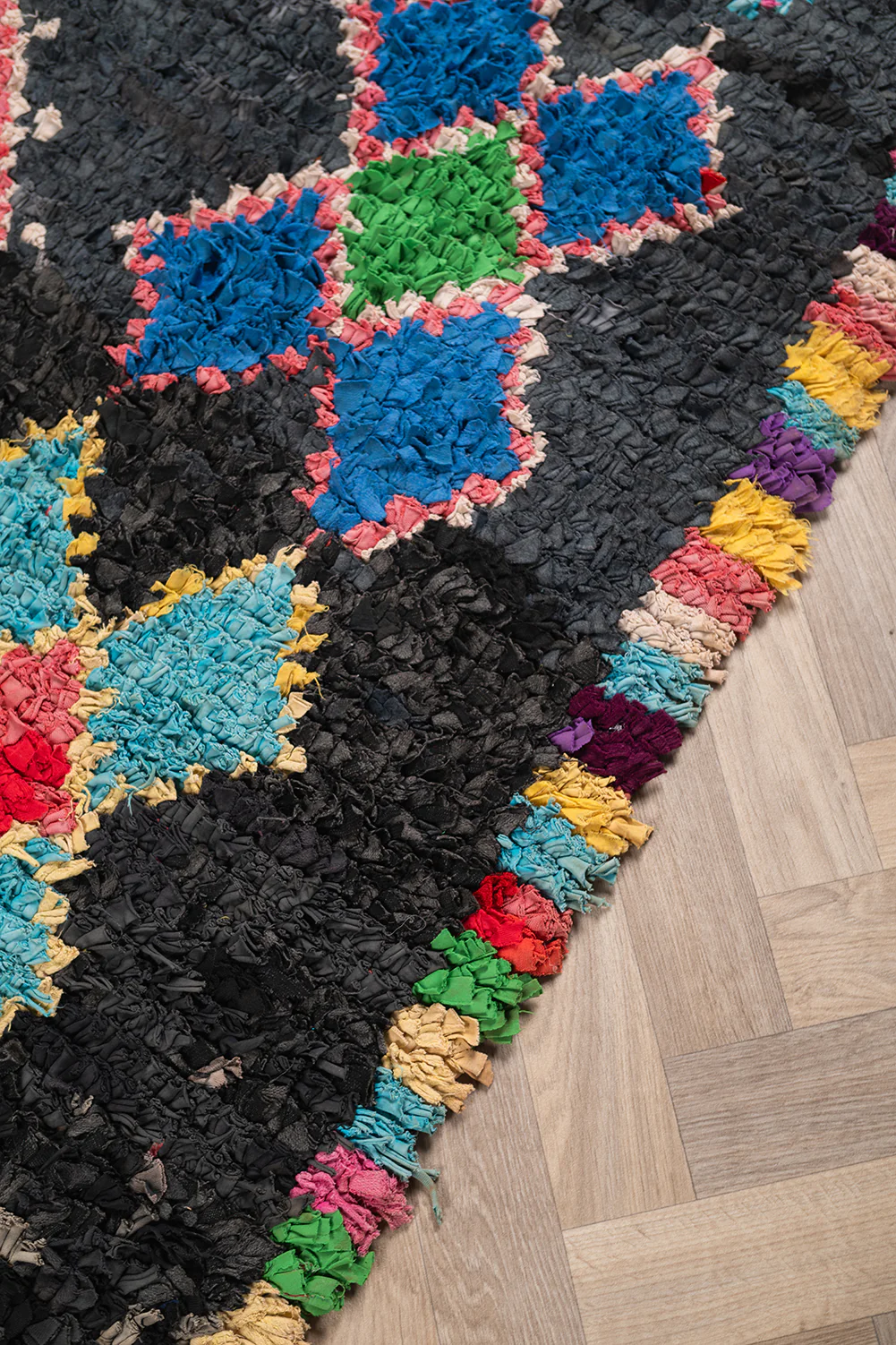 Vintage Moroccan Black Boucherouite Rug 150x240cm- (11) - Image 6