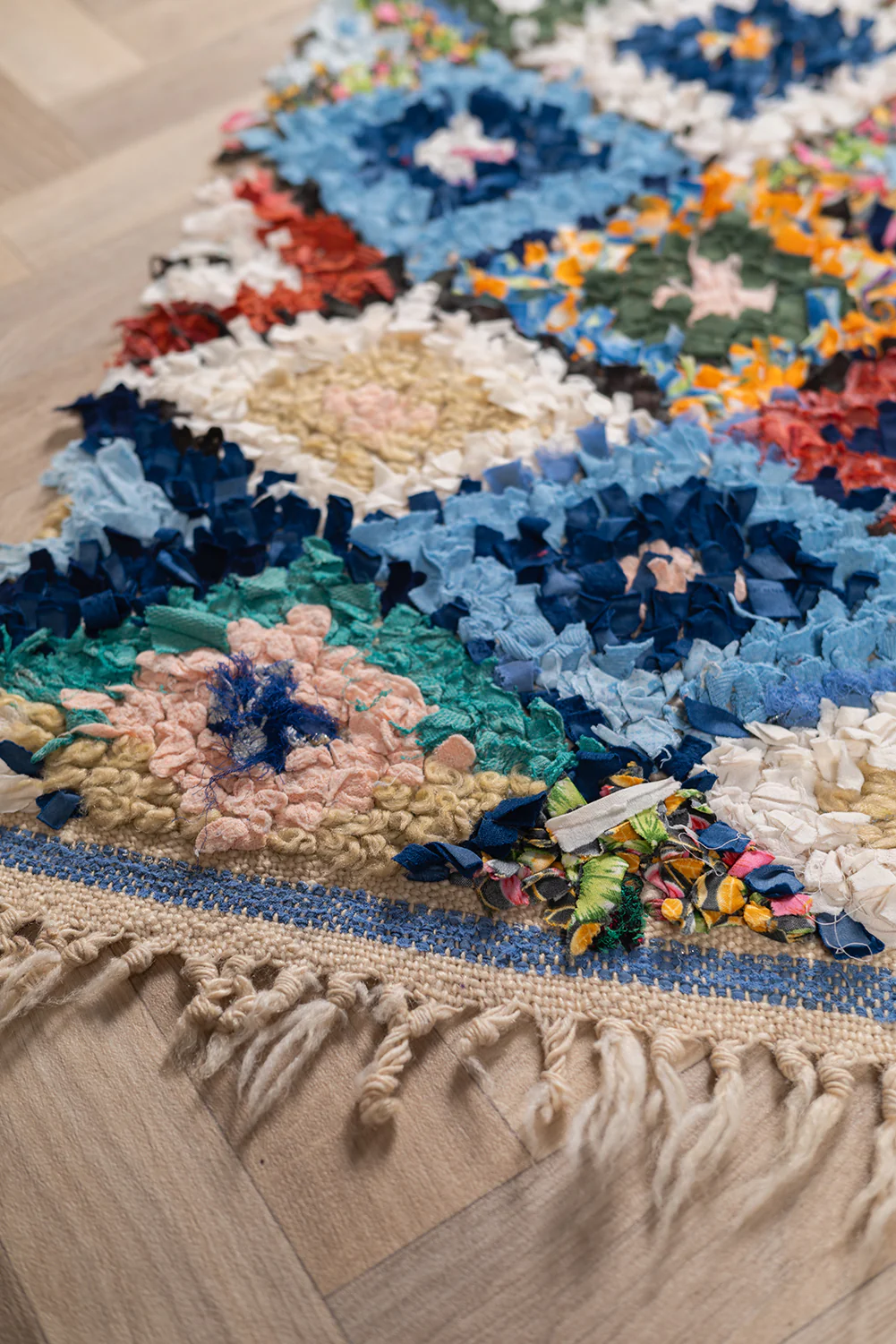 Vintage Moroccan Diamond Boucherouite Rug 105x200cm - (16) - Image 5