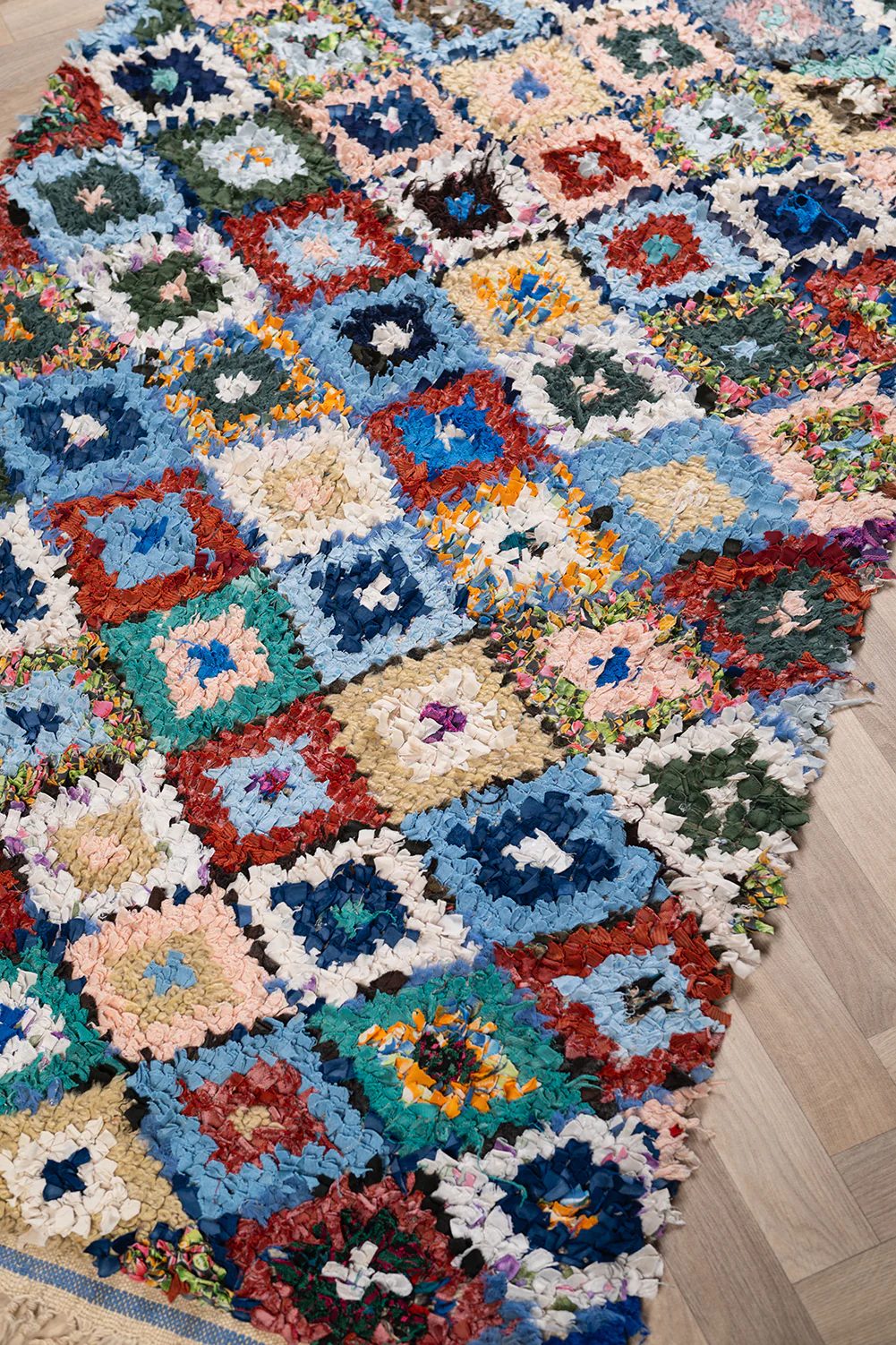 Vintage Moroccan Diamond Boucherouite Rug 105x200cm - (16) - Image 6