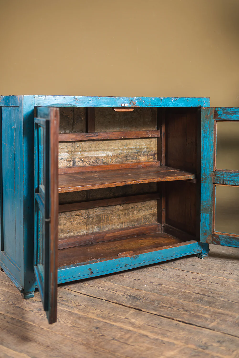 Vintage Blue Wooden Cabinet <p>W:99.5cm D:43cm H:86cm </p> - Image 3